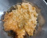 Foto langkah ke 3 dari resep Telur Dadar Gimbal.