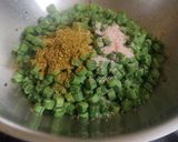A picture of step 2 of French beans bhaji.