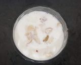 A picture of step 4 of Banana lasssi.