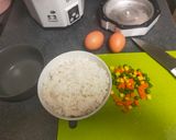 A picture of step 1 of Golden Fried Rice（gold rimming silver）.
