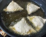 A picture of step 6 of Fish Samosa.