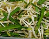 Hình bước làm 1 của món Giá xào hẹ