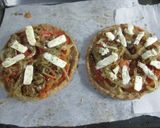 Foto del paso 9 de la receta: Pizza base de atún con tomates y cebolla a la sartén