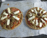 Foto del paso 9 de la receta: Pizza base de atún con tomates y cebolla a la sartén
