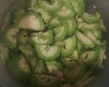 Foto langkah ke 1 dari resep Tumis kepare udang kering.