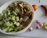 Foto langkah ke 2 dari resep Sayur Jamur Merang + Oyong.