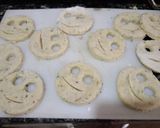 A picture of step 5 of Baby potato and cornflour smiley 😊.