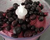 A picture of step 2 of Blueberry Banana Smoothie ice popsicles 💜💜.