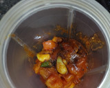 टमाटर लहसुन की तीखी मीठी चटनी(tamatar lahsun ki teekhi meethi chutney recipe in hindi) रेसिपी चरण 4 फोटो