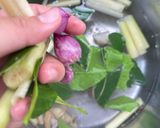 รูปขั้นตอนการทำที่ 2 ของ ต้มยำขาหมูน้ำใส แซ่บซี๊ด🌶️