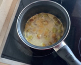 Foto del paso 2 de la receta: Lubina, champiñones y reducción de Malvasía con sus uvas y miel