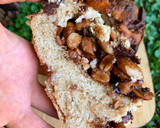 Foto del paso 1 de la receta: Pan dulce con chocolate y frutos secos caramelizados