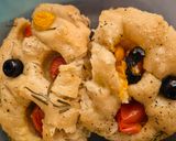 Foto del paso 6 de la receta: FOCACCIA🌿🍅Con Uchuvas🫒 y Más...!