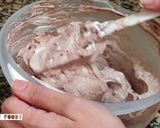 Une image de l'étape 3 de Glace au mousse au chocolat.