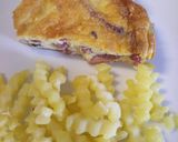A picture of step 6 of Speck and brie frittata.