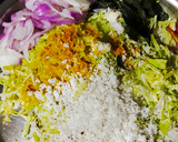 A picture of step 1 of Cabbage curry.