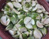 Foto langkah ke 1 dari resep Tumis Terong Gelatik Udang Pape.
