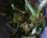 Foto langkah ke 1 dari resep Broreng (brokoli goreng).
