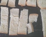Foto langkah ke 1 dari resep Cream Soup with Garlic Bread.