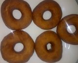 A picture of step 4 of Lemon doughnuts.