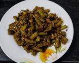 A picture of step 4 of Cluster beans sabji.