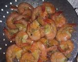 Foto langkah ke 1 dari resep Udang asam manis cinta.