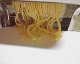 Gambar langkah 2 resipi Mi Kuning Homemade.