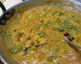 A picture of step 1 of Masala Dosa, sambar, coconut, dhania chutney.