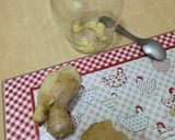 Foto del paso 1 de la receta: Miel de jengibre (fermento) 🍯Infusión vías respiratorias 🤧😷🤒la farmacia en tu cocina 🍋☕🫚🐝