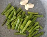 A picture of step 1 of French Long Bean with Beef and Homemade Gravy.