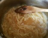A picture of step 5 of Onion Milk Soup.