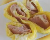 A picture of step 3 of Ham and mozzarella egg roll.