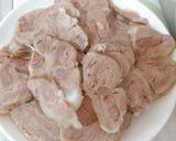 Hình bước làm 3 của món Bún Bò Huế (Bắp bò,sườn bò và chả lụa)
