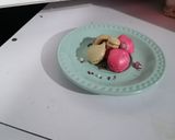 Foto del paso 6 de la receta: Besos de merengue sabor plátano y bomba de azúcar