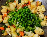 A picture of step 3 of Dabha Style Cauliflower Mix Veg.