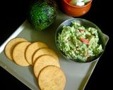 A picture of step 3 of Guacamole (avocado chutney).