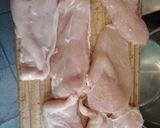 Foto del paso 2 de la receta: Pollo deshuesado con cebolla y leche