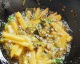 परवल / परवर फ्राय (parwal fry recipe in marathi) रेसिपी स्टेप 2 फोटो 