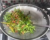 Foto langkah ke 3 dari resep Tumis Oncom Kemangi.