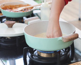 Foto langkah ke 6 dari resep Pizza Teflon ala Pizza Hut.