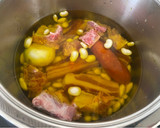 Foto del paso 3 de la receta: Habas y costilla en olla AMC