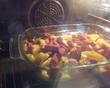 Foto del paso 5 de la receta: Revuelto de patatas, salchicha, chorizo y huevo al horno