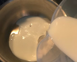 Foto del paso 1 de la receta: Panna Cotta de chocolate blanco y gelatina de fresa