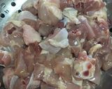 รูปขั้นตอนการทำที่ 1 ของ “ต้มยำไก่ใส่เห็ดนางฟ้า”