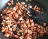 Zapiekanka ziemniaczana z cebulą, kiełbasa z kurczaka i serem krok przepisu 1 zdjęcie