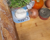 Foto del paso 1 de la receta: Bocadillo vegetal con salmón y queso de cabra