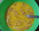 Foto langkah ke 4 dari resep Dadar Telur, Sosis, Keju (Masakan Simpel).