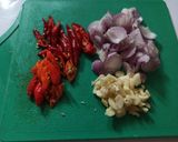 Foto langkah ke 2 dari resep Tumis Jamur Tiram Pedas.