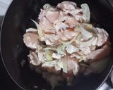 Foto langkah ke 2 dari resep Ayam brokoli lada hitam.
