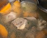 Hình bước làm 5 của món Canh Sườn non Hầm đu đủ